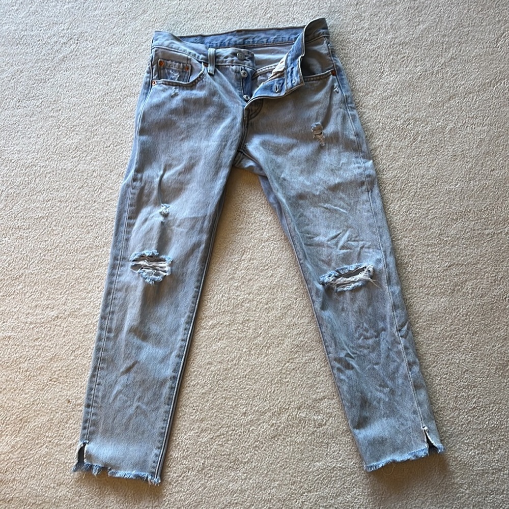 Levi 501 Distressed Cropped Tapered  jean in Bowie Wash - Picture 5 of 9